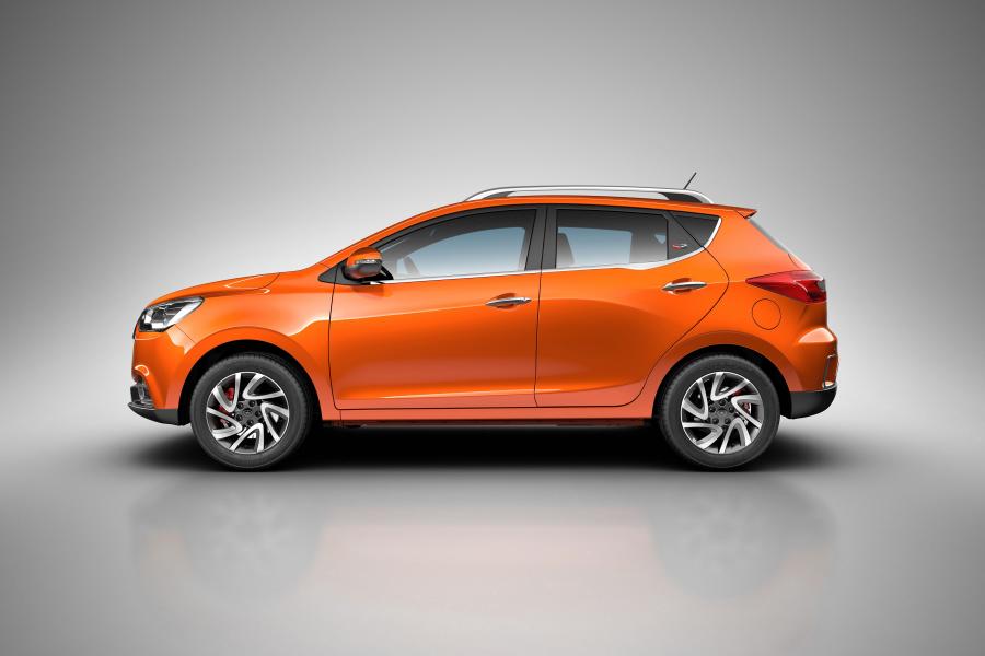  JAC Refine S2 2015 года  (фото 2 из 4)